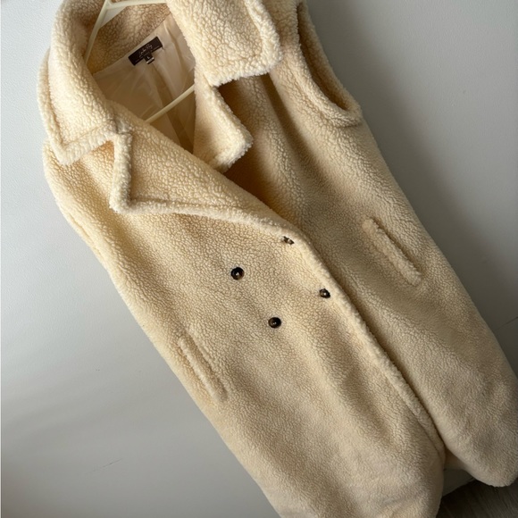 London Rag Sleeveless Teddy Coat- Large - Picture 2 of 5